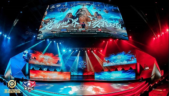 [足球之夜]王钰栋：年轻的样子.