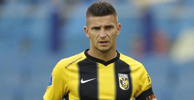 员顽强抵抗 员顽强抵抗