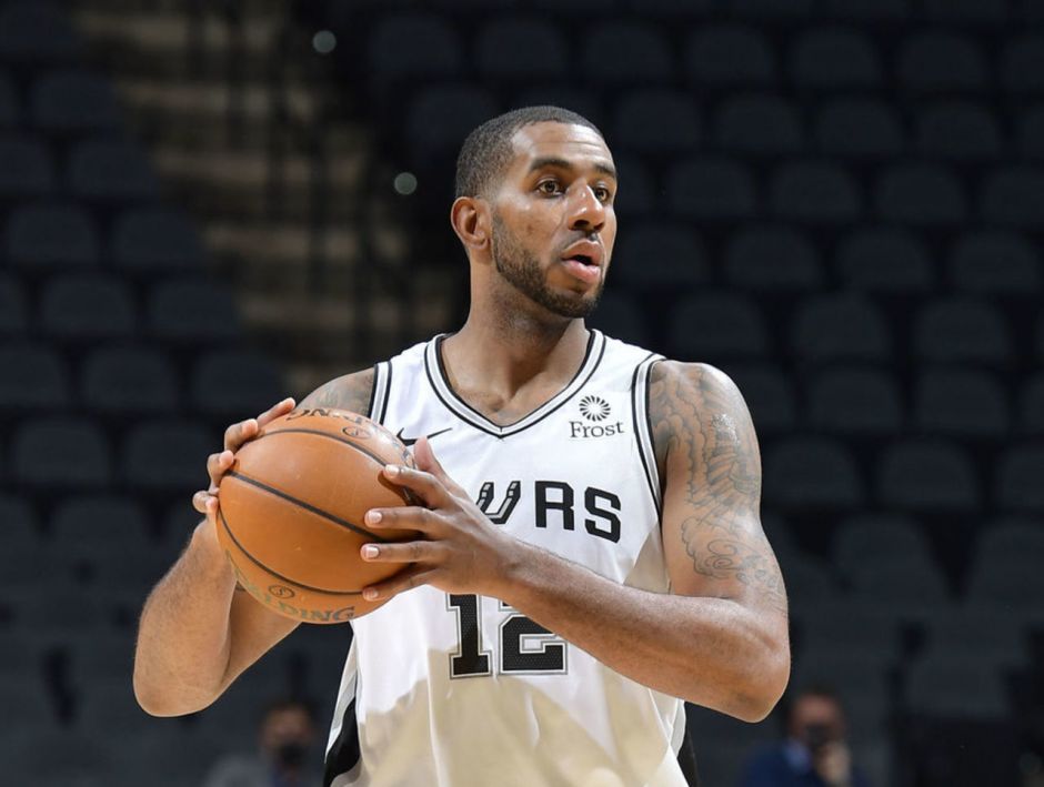 巴黎圣日耳曼欧冠奖杯正式对外展出 已进驻王子公园球场